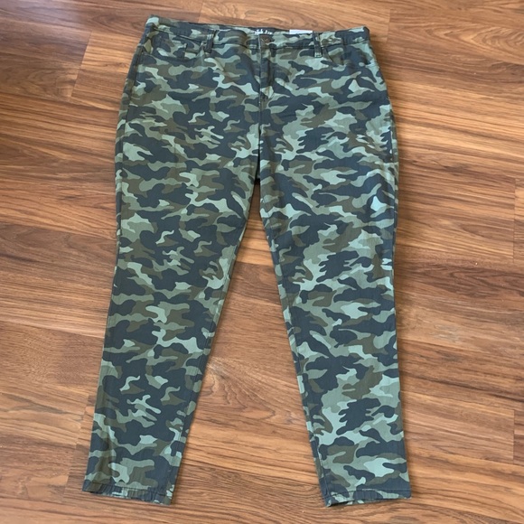 Style & Co Curvy Fit Skinny Jeans NWT - Picture 3 of 7